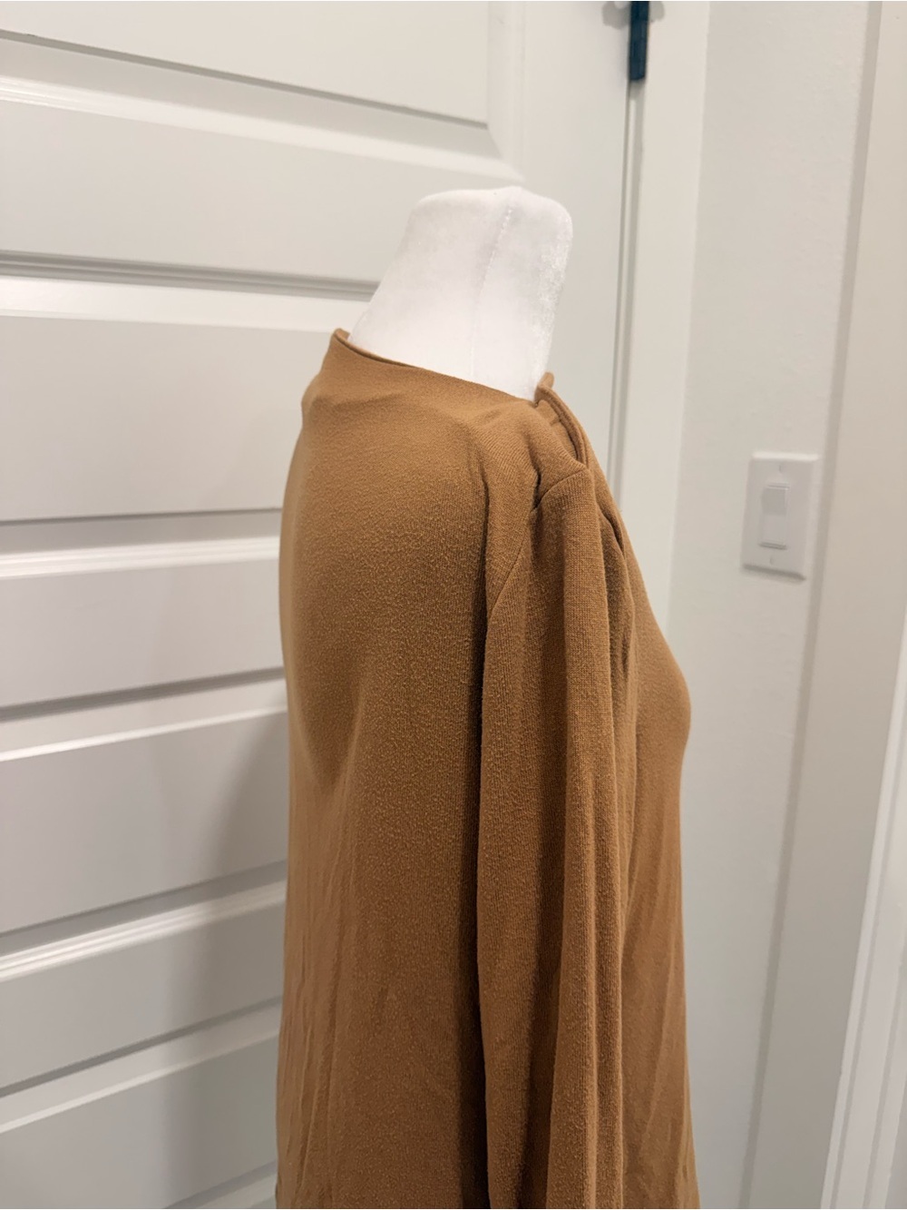 Banana Republic Draped Neck Camel Top L Minimalist Long Sleeve - Picture 6 of 8